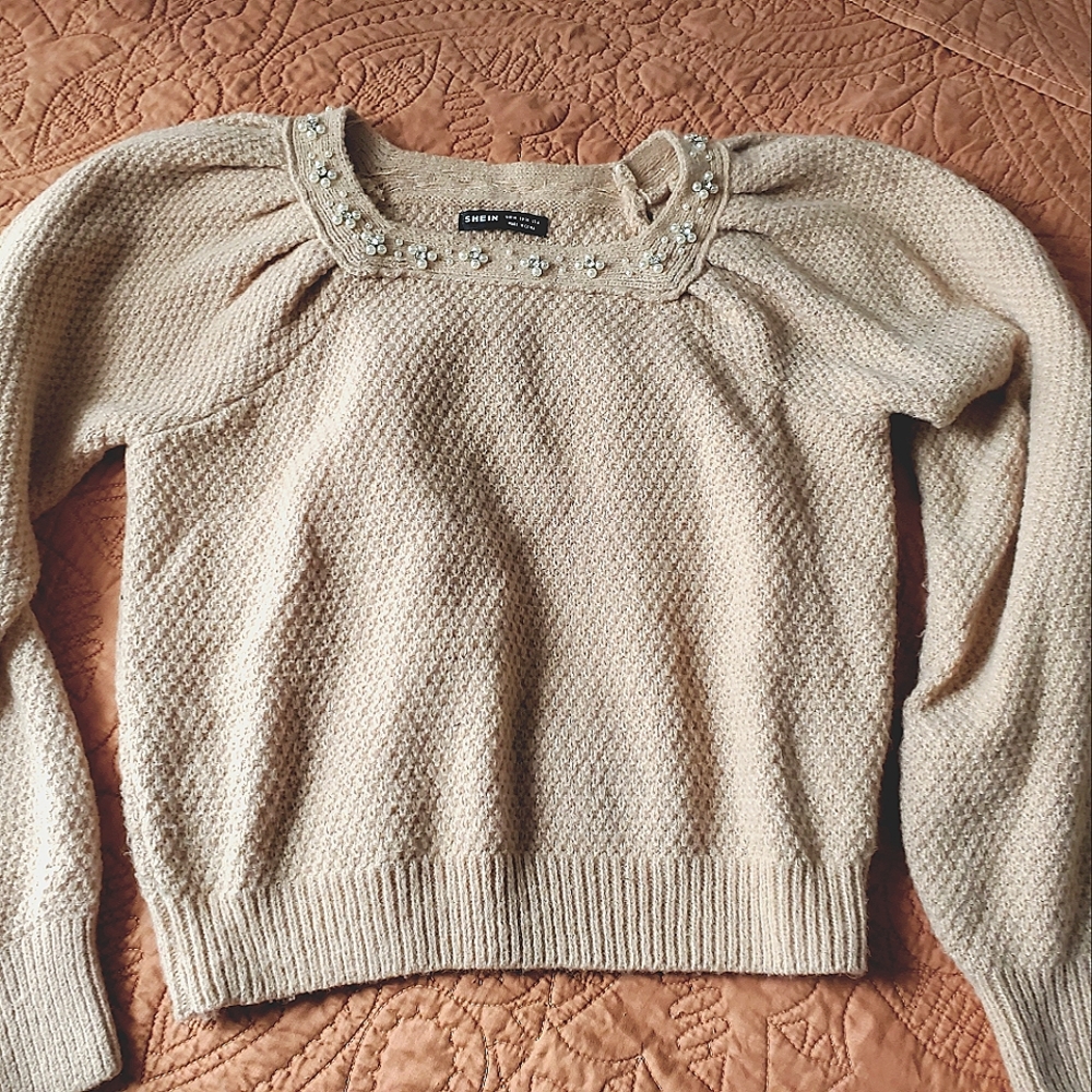 Shien crop sweater size medium